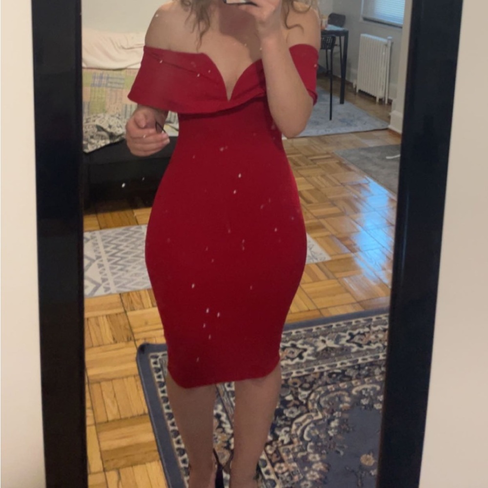 Windsor Red Off the shoulder Bodycon dress